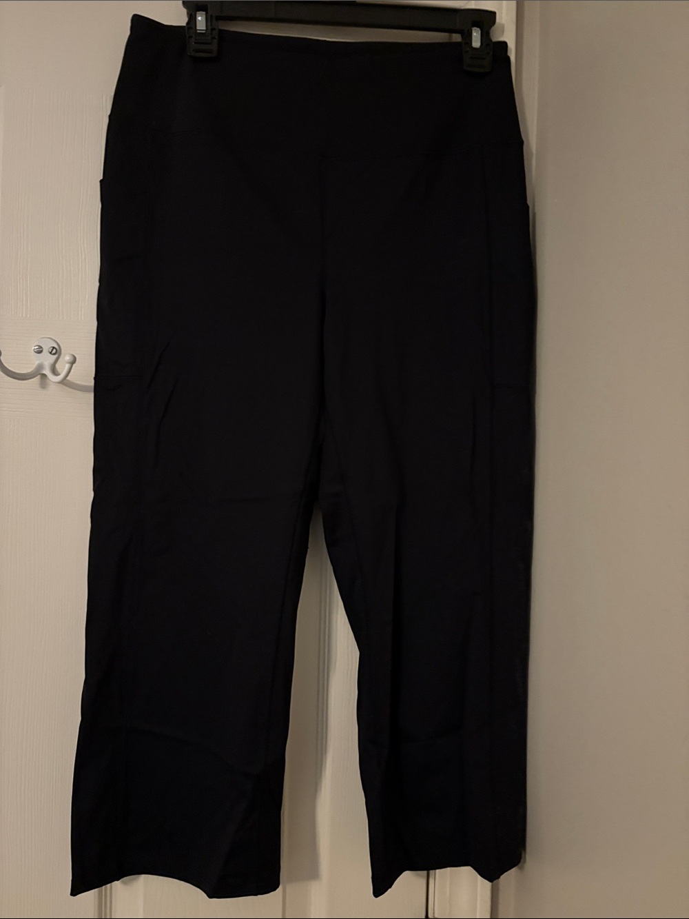Women's Black Pull-On Wide-Leg capri  Pants - Comfortable Everyday Style
